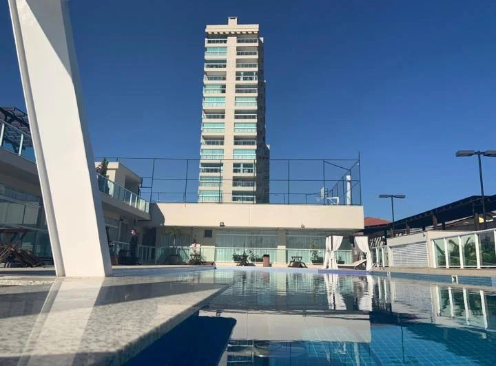 Apartamento com Vista Mar Lateral