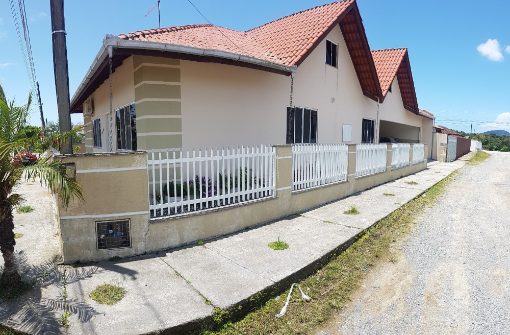 Casa 3 quartos com suítes na Penha
