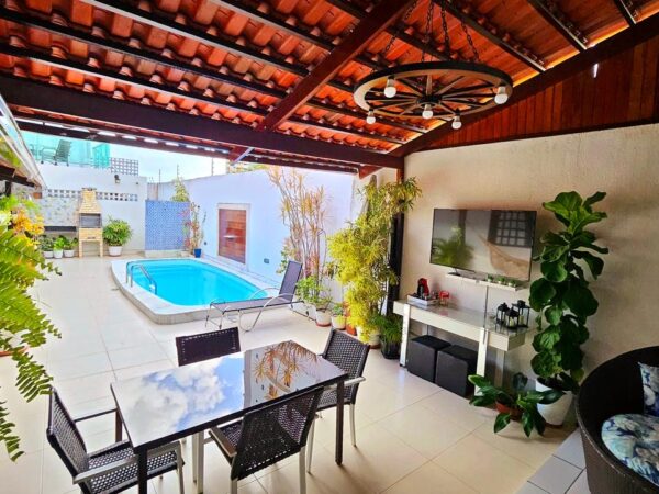 Casa Térrea à Venda no Aeroclube –