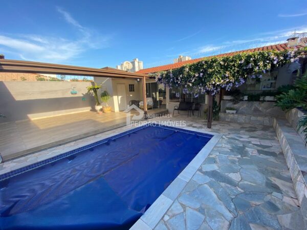 Sobrado de 3 quartos, 200m² no bairro Vila Santa Cecília, em Lençóis Paulista