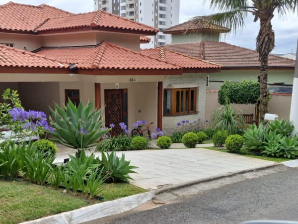 Casa com piscina a venda no Condomínio São Fernando Residência em Barueri/SP