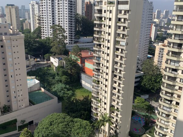 Vendemos no Morumbi apartamento com 116 mts2. 3 Quartos e 2 Vagas de Garagem