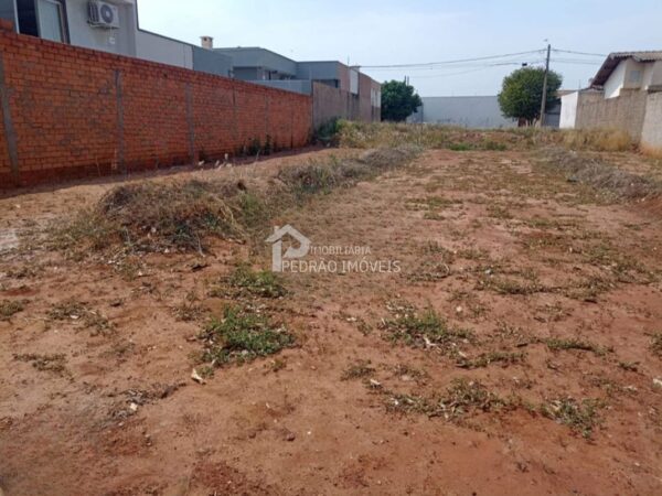 Lote/Terreno de 288m² no bairro Jardim Santa Lúcia, em Lençóis Paulista