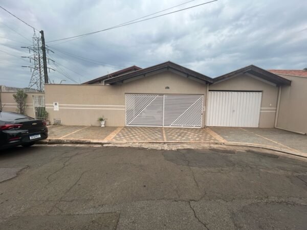 CASA PARA A FAMILIA INTEIRA NO BAIRRO CASTELINHO EM PIRACICABA