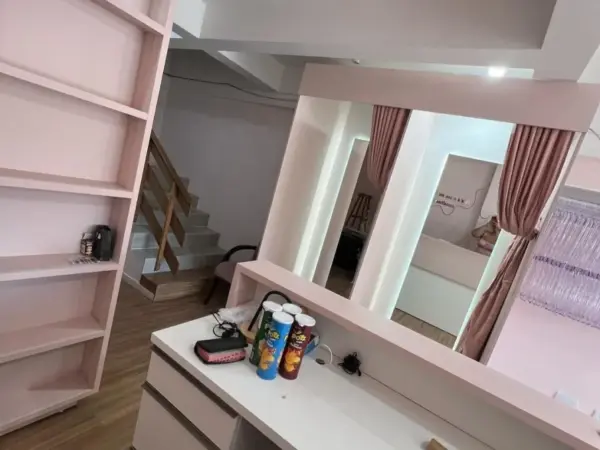 Oportunidade Estratégica: Sala Comercial com Mezanino  no Ed. Santino. Camboriú