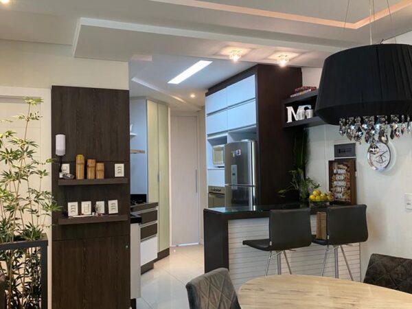APARTAMENTO COM PISCINA, 3 SUITES E 3 VAGAS DE GARAGEM