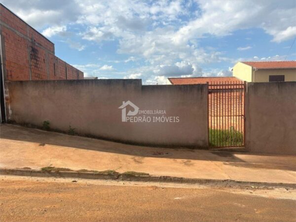 Lote/Terreno de 275m² no bairro Jardim Grajaú, em Lençóis Paulista