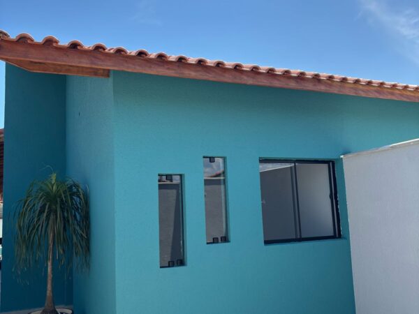 Linda casa de 2 quartos , com piscina, área gourmet,á venda em Itanhaém