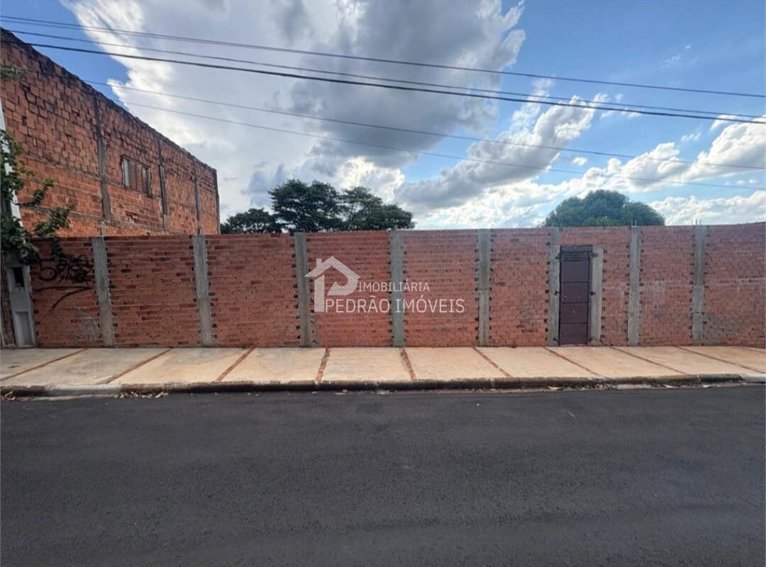 Lote/Terreno de 609m² no bairro Vila Mamedina, em Lençóis Paulista