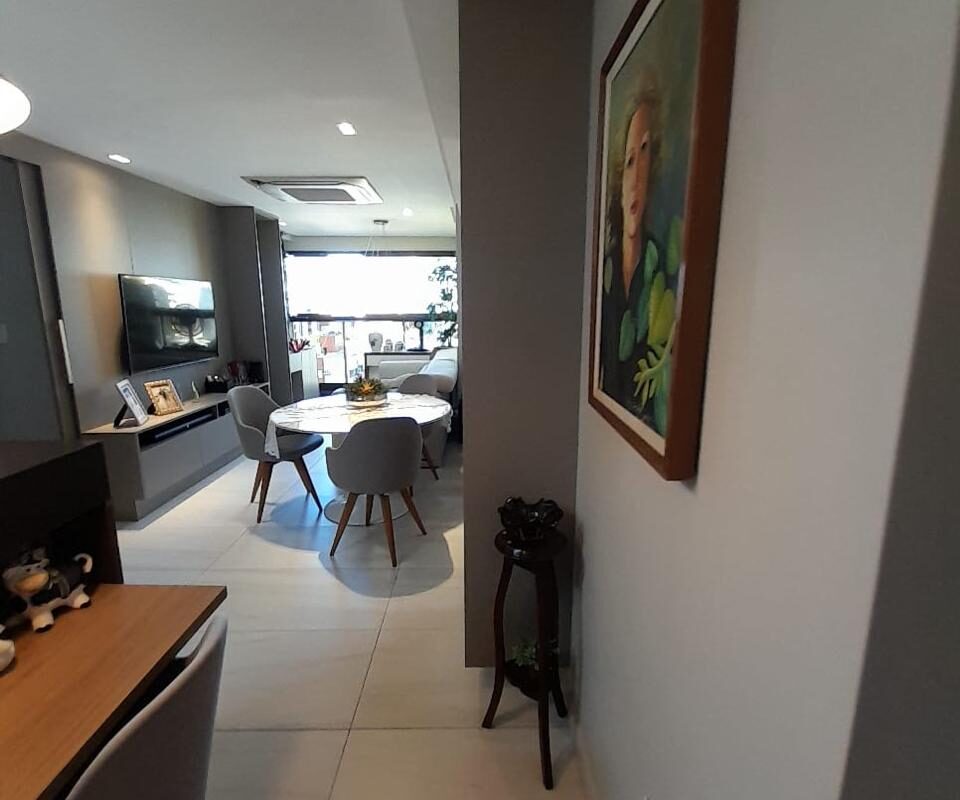 Vende-se apartamento pronto para morar, em Cabo Branco melhor localização de João Pessoa