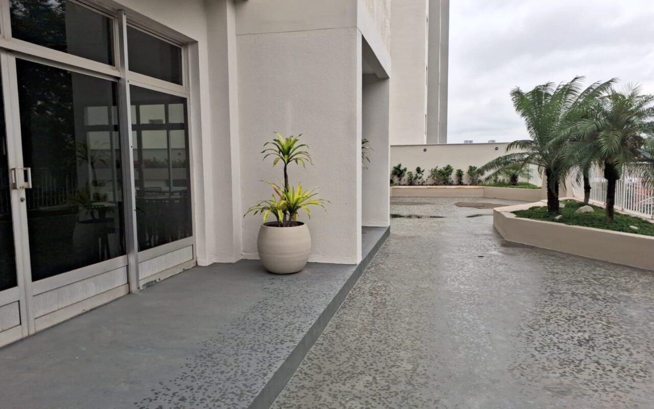 Vendo Apartamento com garagem coberta na Vila Monteiro
