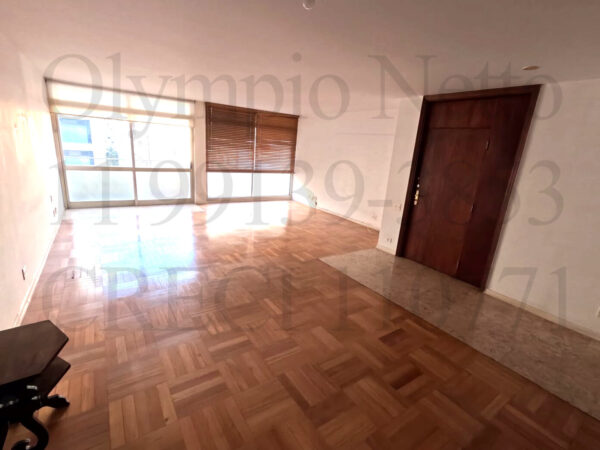 Apartamento com 190 mts2, com Terraço em Andar Alto