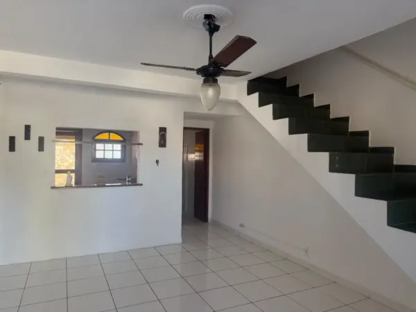 APARTAMENTO TÉRREO À VENDA EM UBÁS!